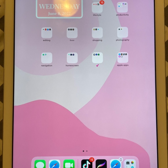 Ipad 6th generation - Picture 2 of 4